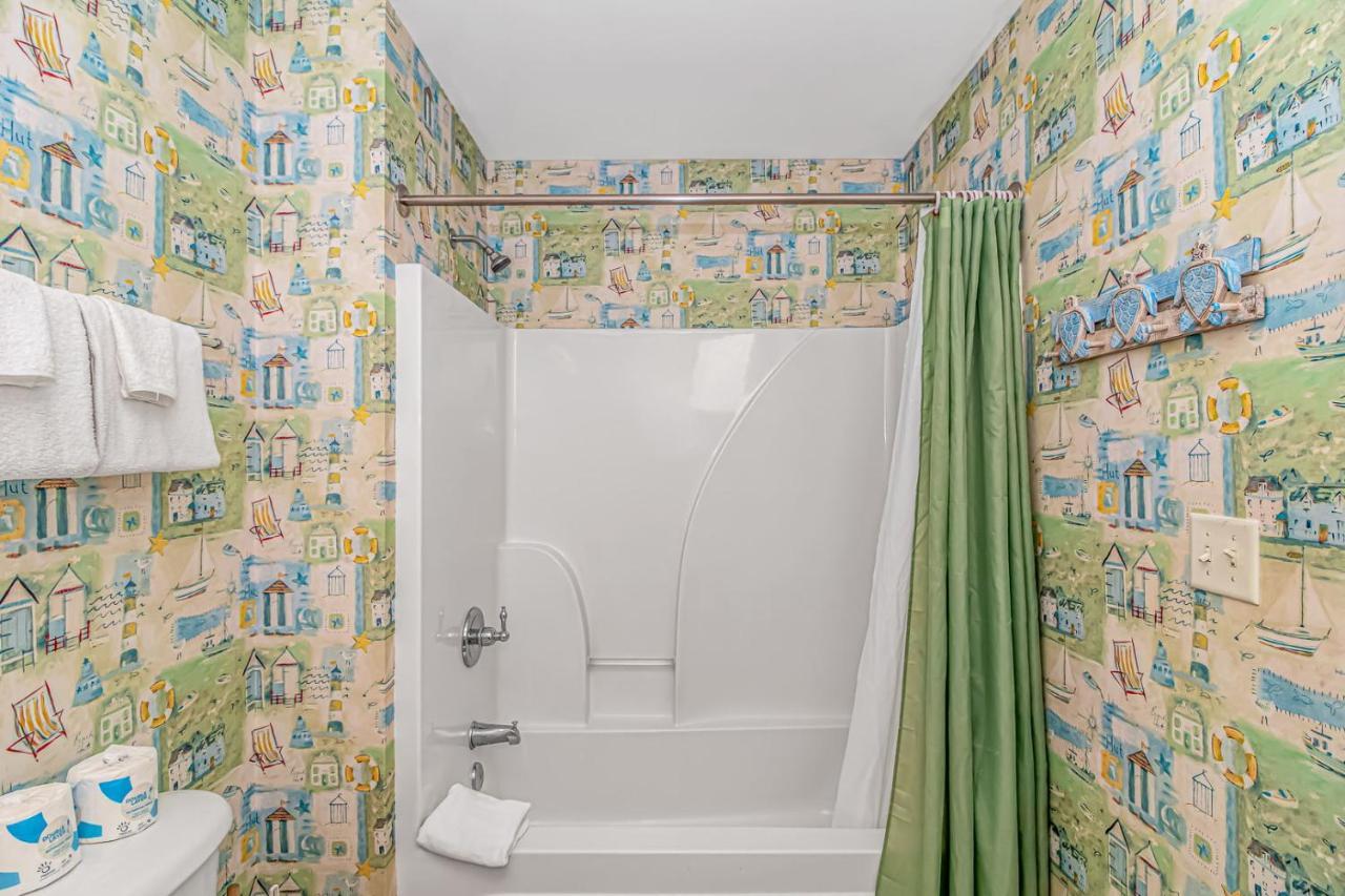 Ocean Breeze Luxury Villas 3D, Nicely Updated! Across From The Ocean! Sleeps 18 ! Myrtle Beach Room photo